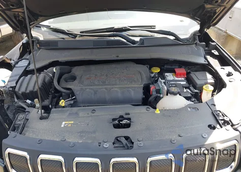 2022 Jeep Compass Latitude 4X4 z USA, uszkodzony, nr VIN 3C4NJDBB0NT208110